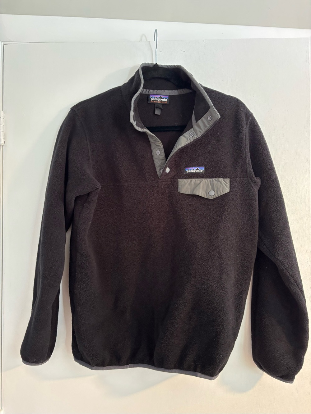 Patagonia Women’s Black Fleece Pullover with Gray Trim